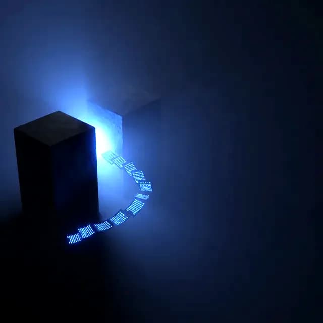 Des pages de code circulant le long d'un chemin lumineux